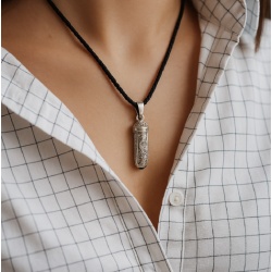 COLGANTE COFRE DE LOS DESEOS PIEDRA NEGRA
